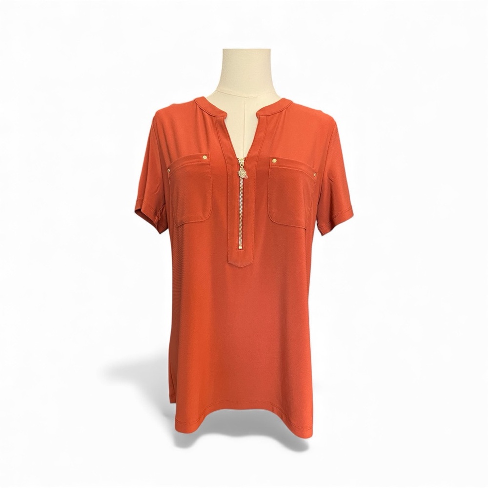 🍂✨ NWT ANNE KLEIN Rust Short Sleeve Blouse with Gold Hardware | Sz M